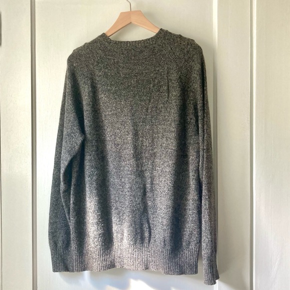 J. Crew Men’s Marled Gray Sweater - Picture 4 of 4